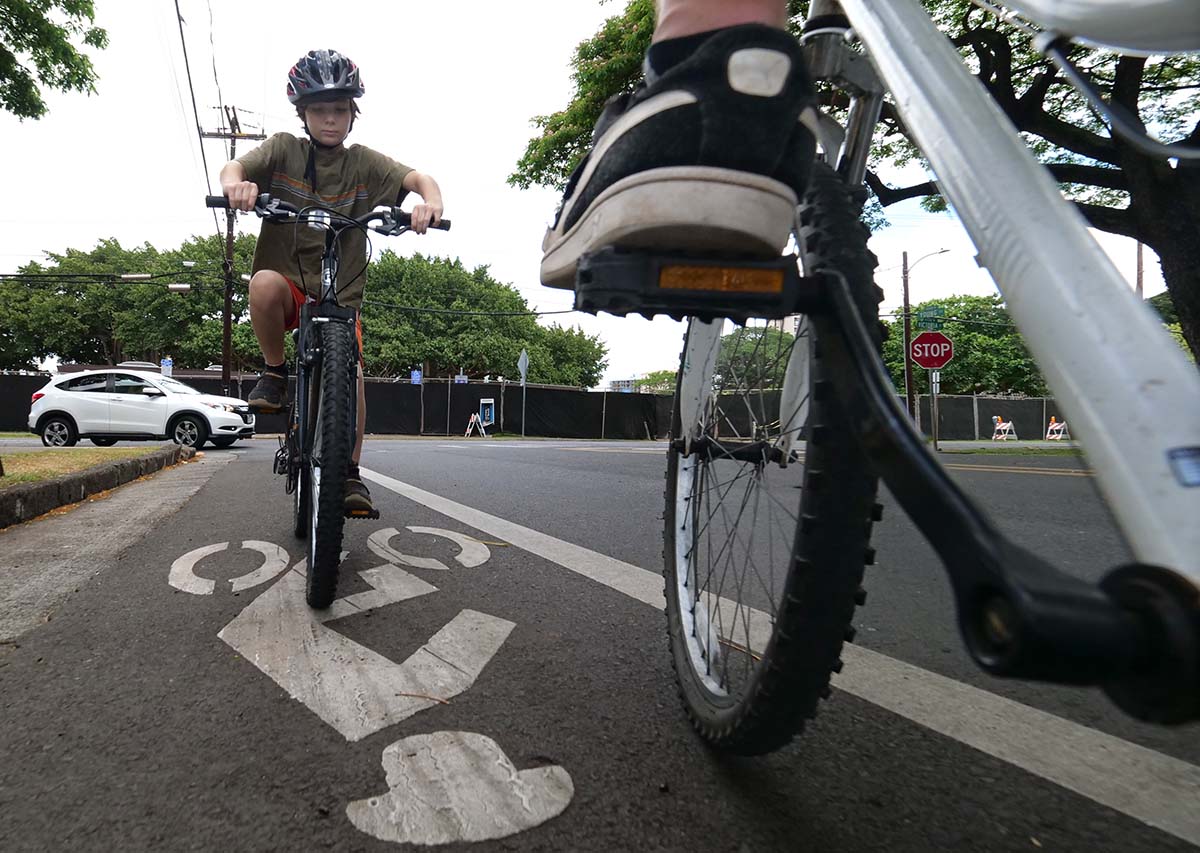 Problem With Bike Lanes And Sidewalks On Oahu 2369
